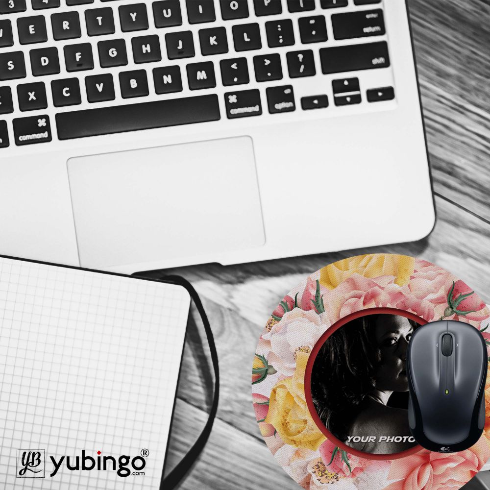 Photo on Flowers Background Mouse Pad (Round)-Image4