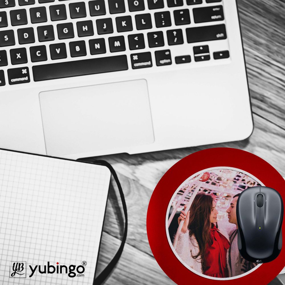 Round Photo on Red Background Mouse Pad (Round)-Image4