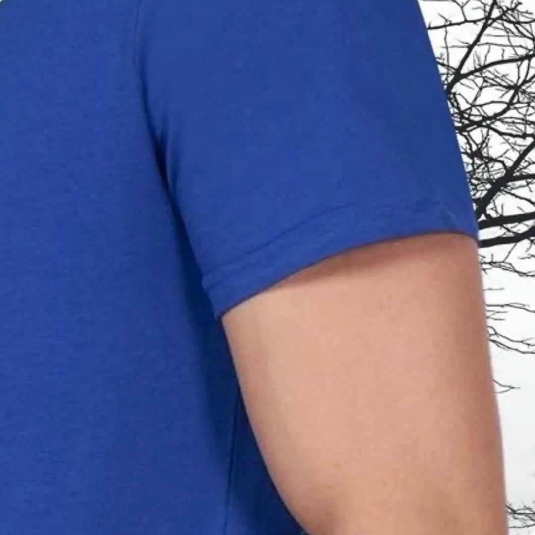 Back logo detail of Benetton royal blue men’s round neck cotton T-shirt
