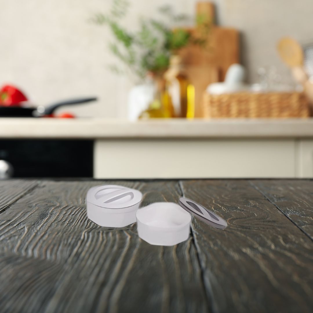 BPA-free microwave safe lunch containers on kitchen table