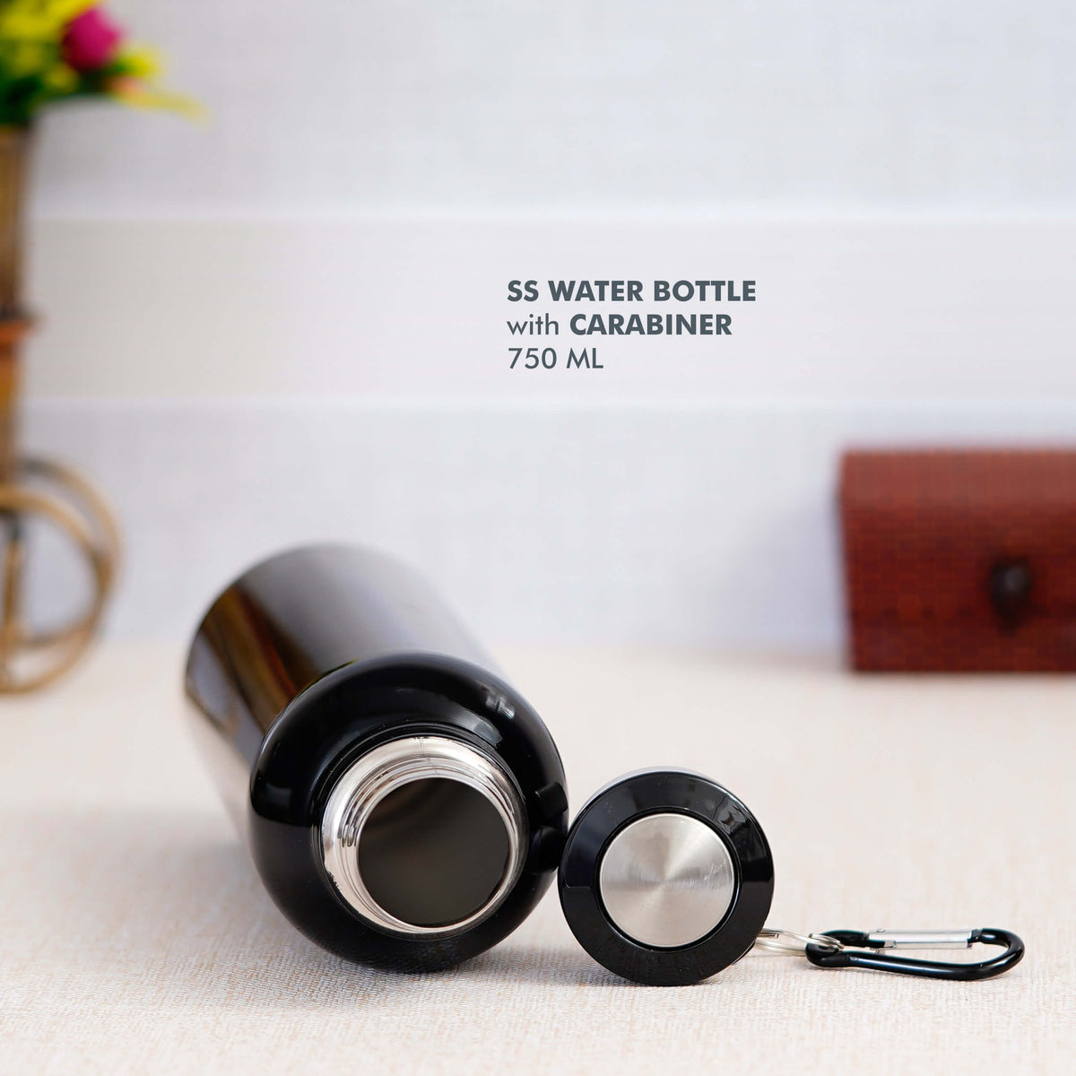 Customizable Black Stainless Steel Bottle with Carabiner - 750 ML
