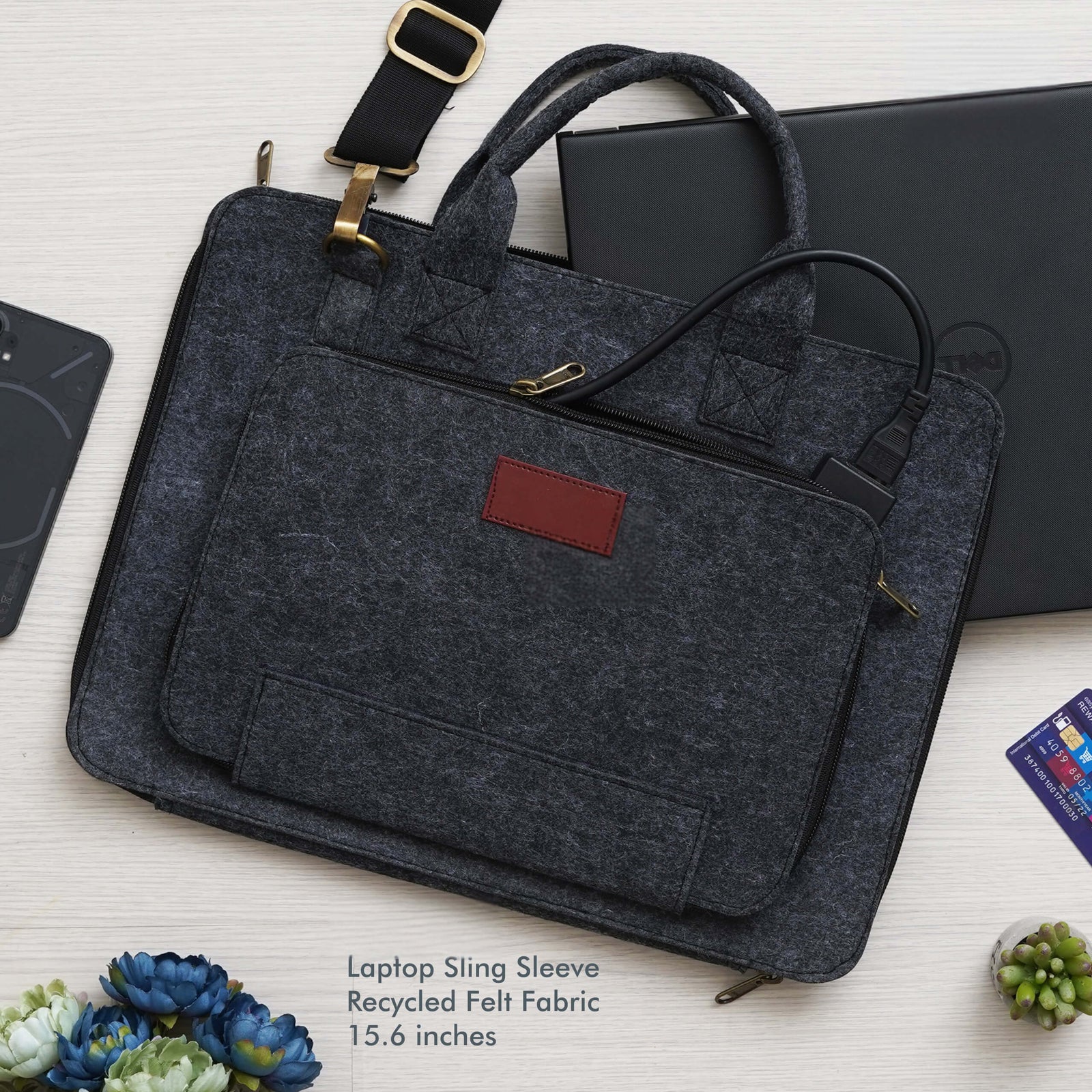 Customizable Black Laptop Sleeve - Sustainable Protection