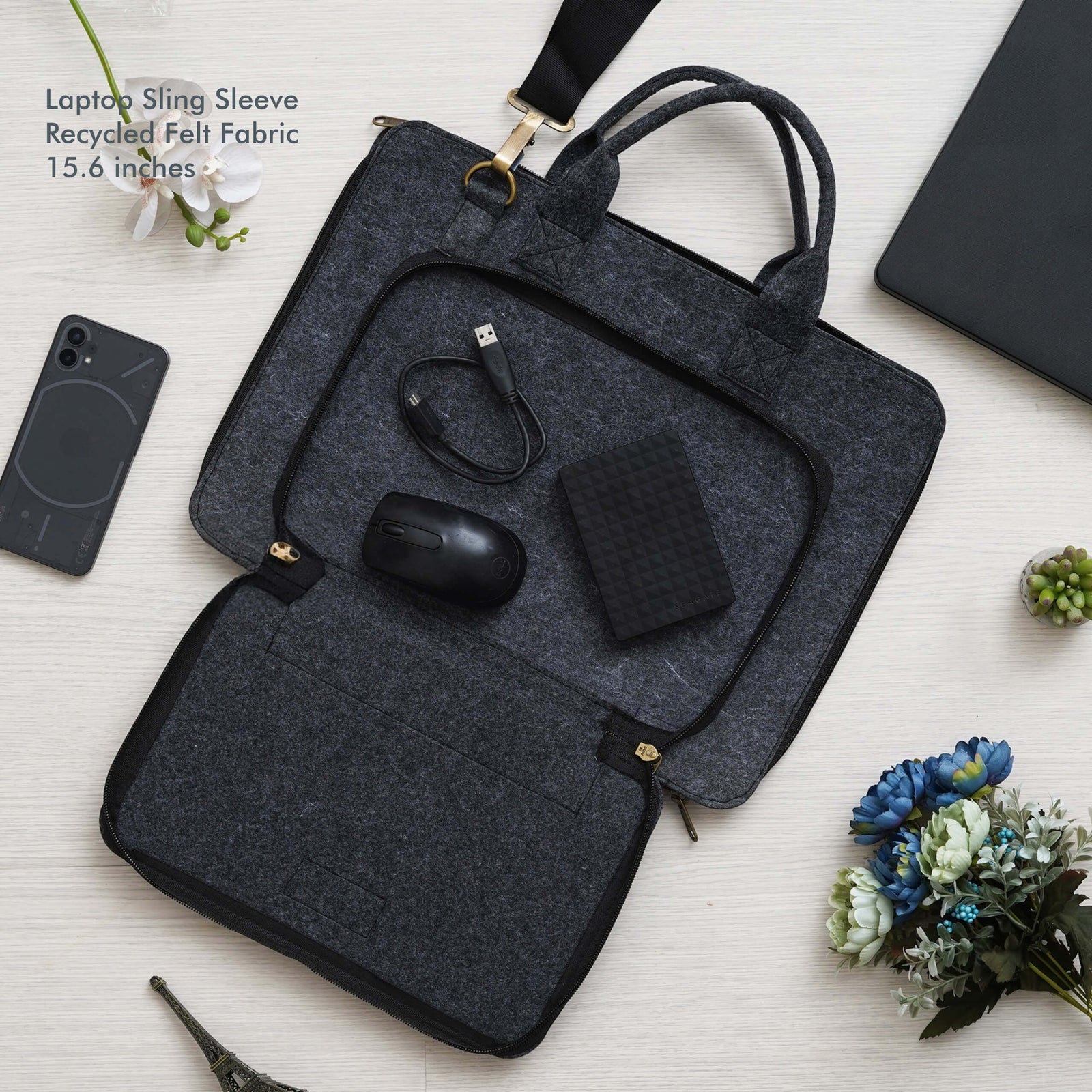 Customizable Black Laptop Sleeve - Eco-Friendly Protection