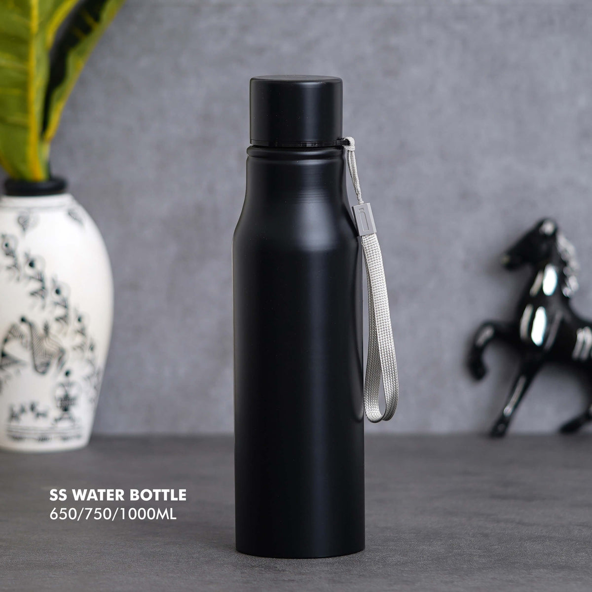 Customizable Black Stainless Steel Bottle - Ideal for On-the-Go Hydration