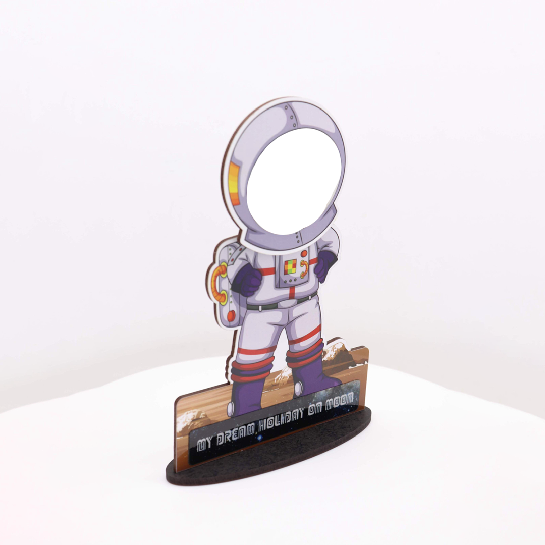 Astronaut Fun Cut-Out with Shaking Head