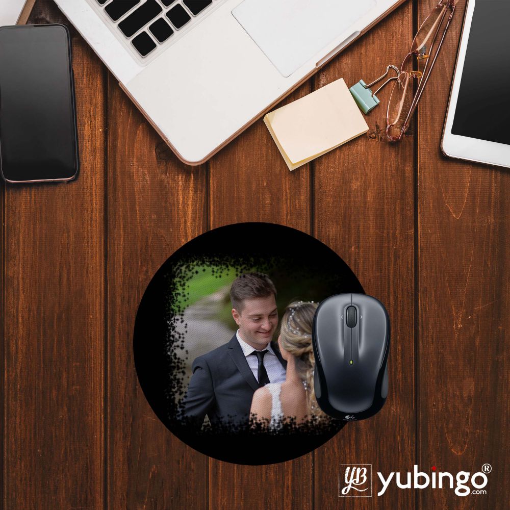 Photo in Grunge Finish Mouse Pad (Round)